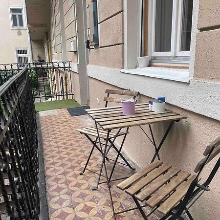 Knezits Spacious Ac Terrace Free Parking 布达佩斯 外观 照片